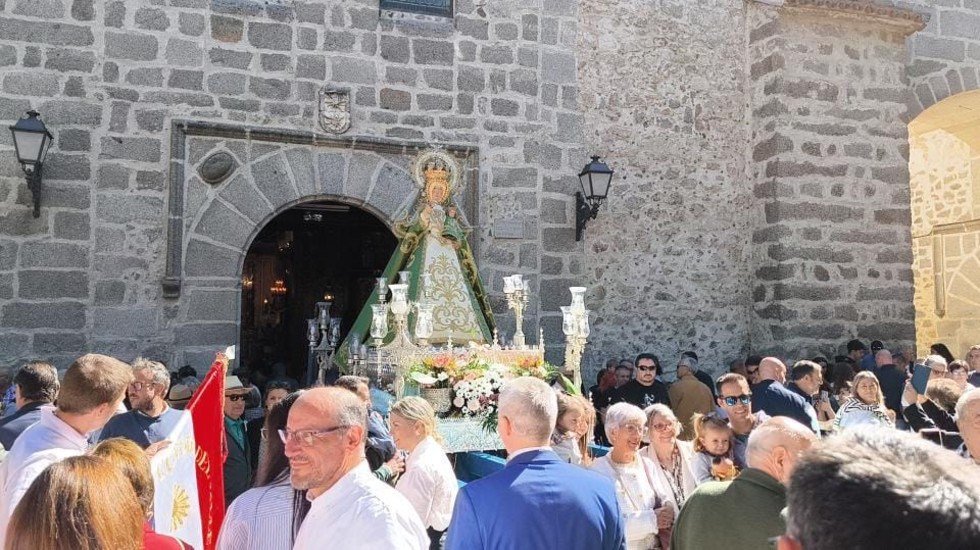 Fiesta de la ofrenda de ‘La Serrecilla’ en el santuario de Sonsoles. Foto: @j.technotronic.