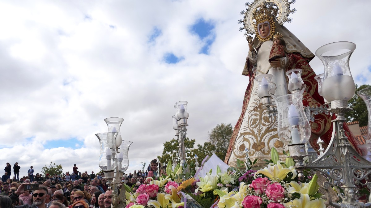 Ofrenda grande a la Virgen de Sonsoles.