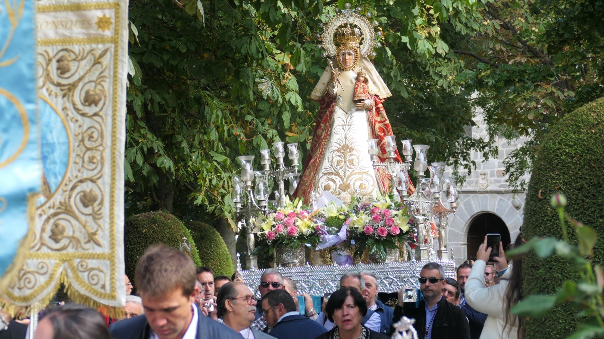 Ofrenda grande a la Virgen de Sonsoles.