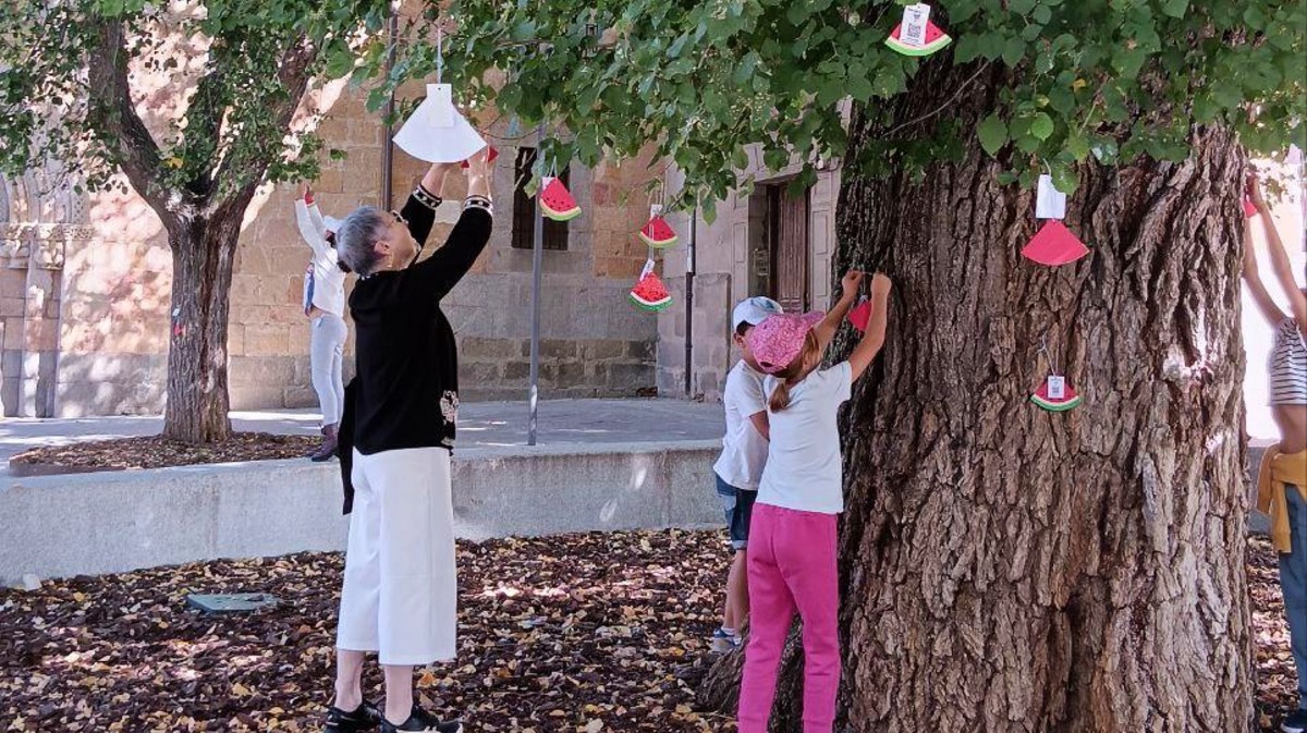 Sandías como símbolo de Palestina colocadas en Ávila.
