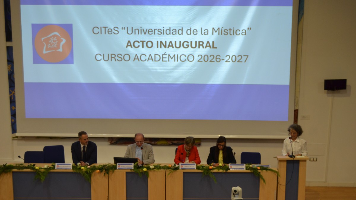 Inauguraci&oacute;n del curso en la Universidad de la M&iacute;stica.
