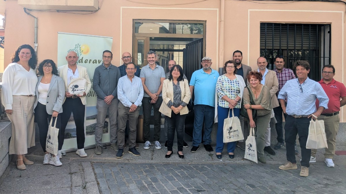 Firma de los proyectos de inversi&oacute;n en Aderavi.