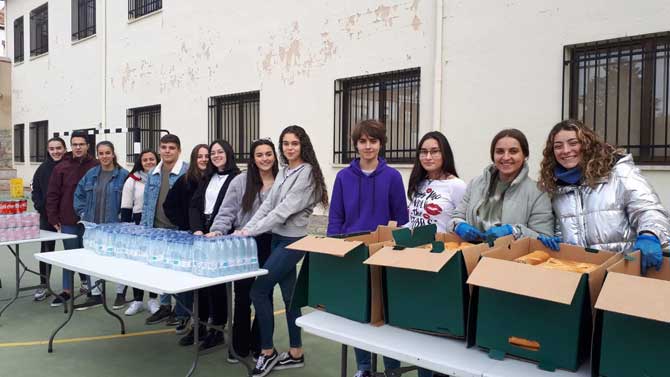 Imagen de archivo de una inicaitiva de bocadillo solidario.