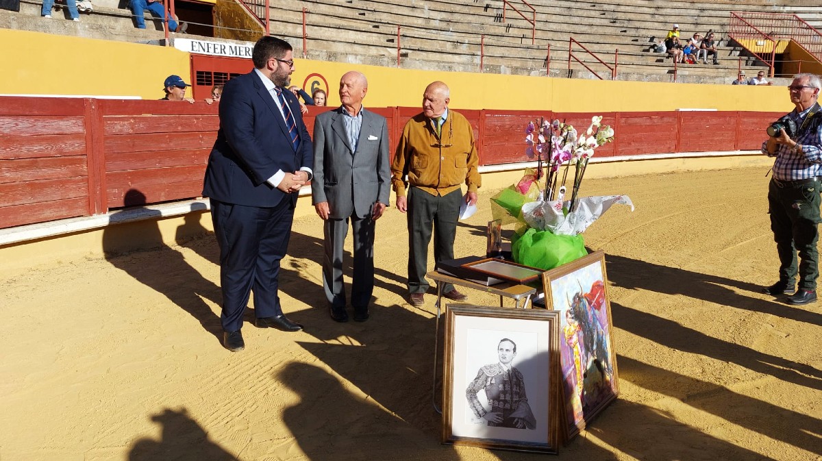 Homenaje a Andr&eacute;s Hernando para conmemorar su alternativa en 2022.