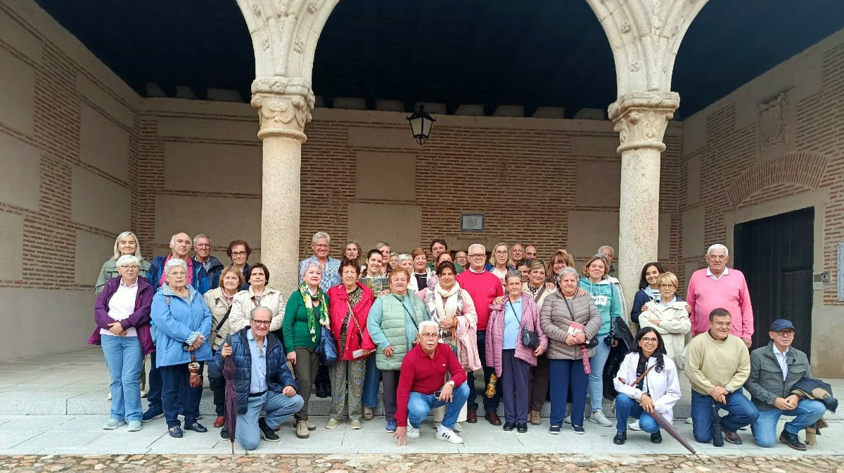 Viaje de la Cofrad&iacute;a de la Vera Cruz de Mirue&ntilde;a de los Infanzones a Madrigal de las Altas Torres y Fontiveros.