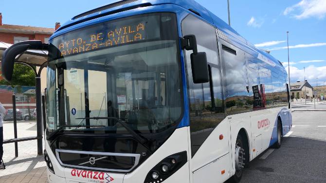Autob&uacute;s urbano en &Aacute;vila.