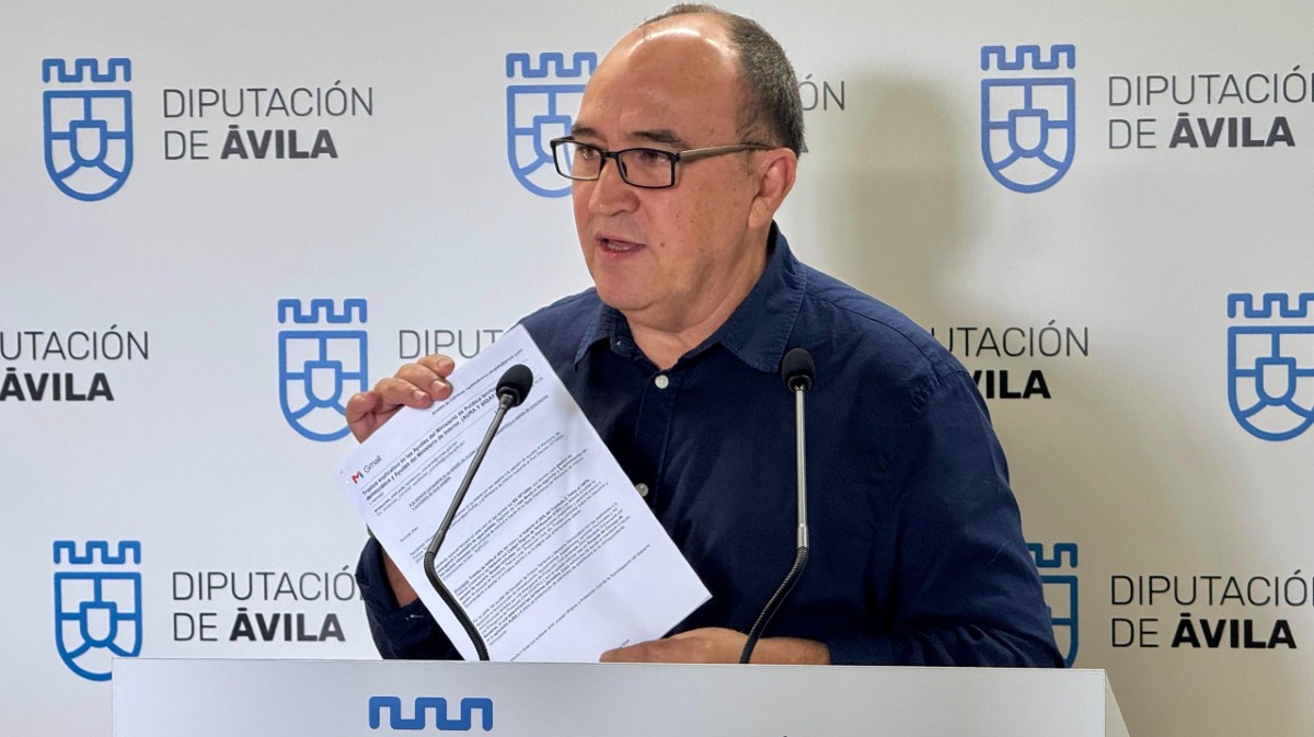 El alcalde de Cebreros, Pedro Mu&ntilde;oz, en rueda de prensa.