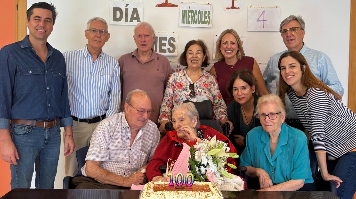 Celebraci&oacute;n del centenario de Pl&aacute;cida, natural de Candeleda.