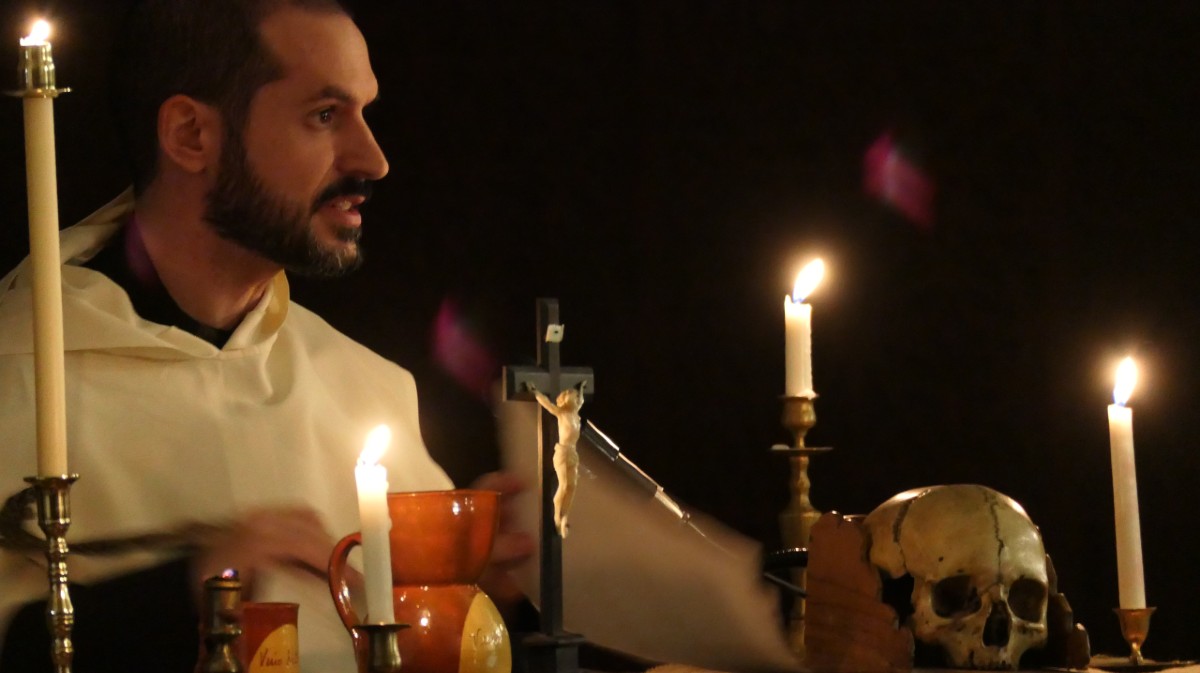 Daniel Quir&oacute;s en el papel de San Juan de la Cruz.
