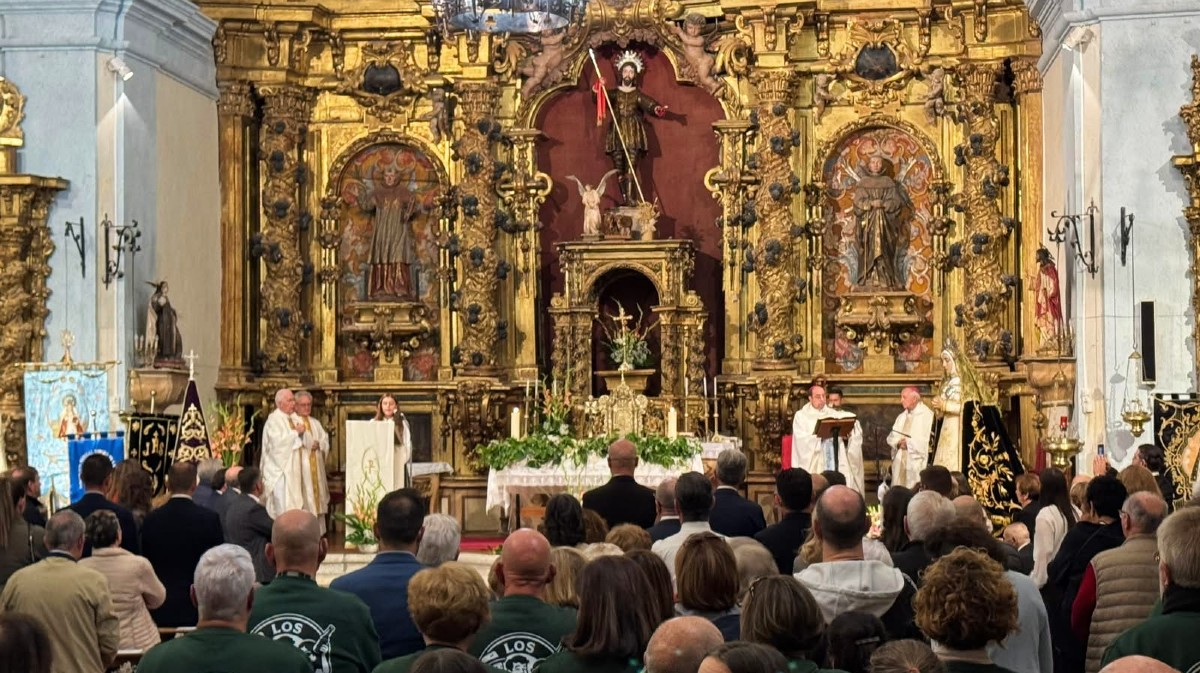 Celebraci&oacute;n de la Cofrad&iacute;a de la Virgen de la Soledad en Velayos.