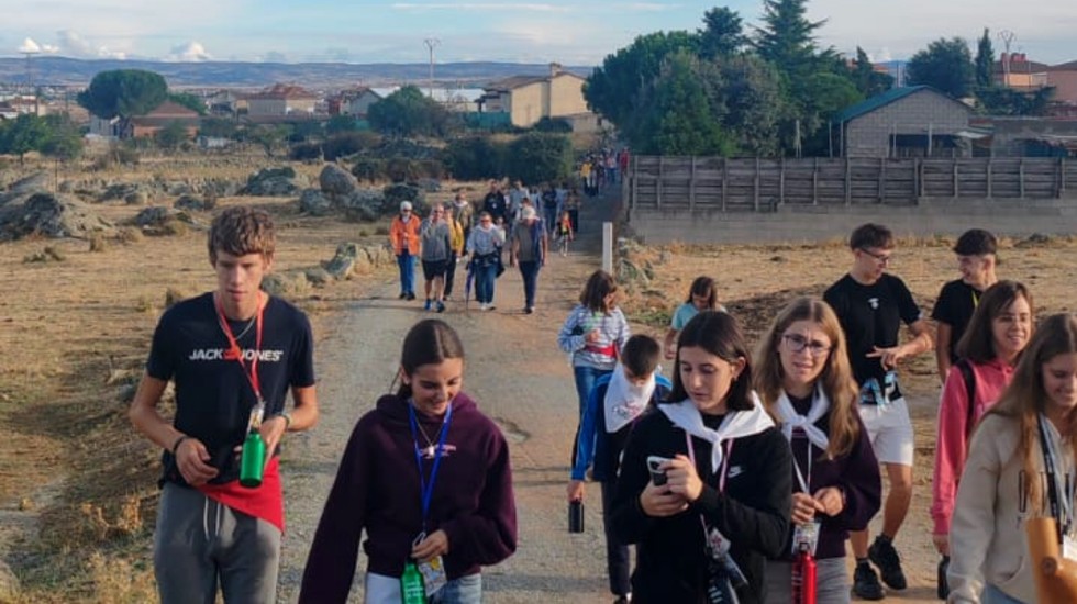 Marcha infantil por el Camino de Santiago.