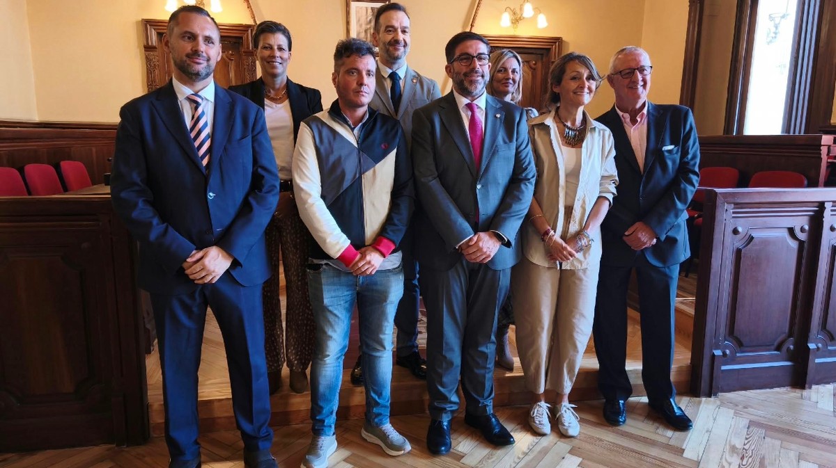 Toma de posesi&oacute;n del oficial mayor del Ayuntamiento de &Aacute;vila.