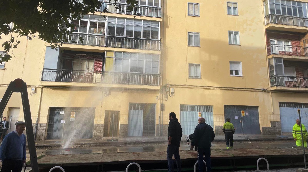 Reventón de agua en la primera jornada de la Operación Asfalto