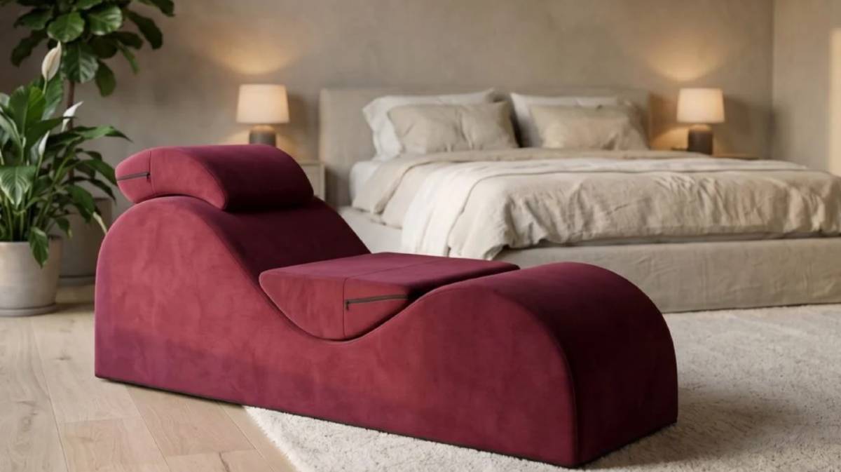El sillón tantra, el mueble que gana terreno en los hogares que apuestan por el bienestar en pareja