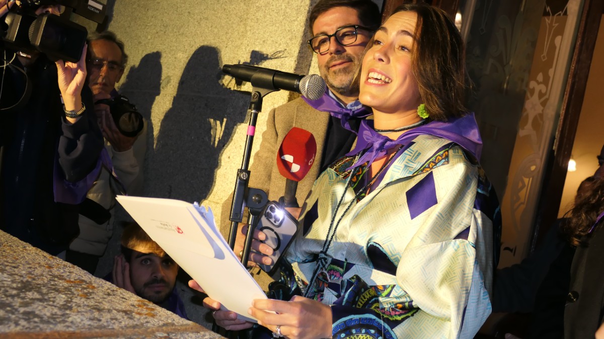 VÍDEO Y FOTOS | La ilustradora María Muñoz reivindica el talento abulense y anima a perseguir los sueños