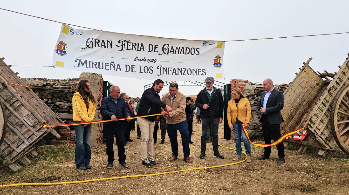 El director de Itacyl, David Gonz&aacute;lez, inaugura la Feria de Ganados de Mirue&ntilde;a de los Infanzones.