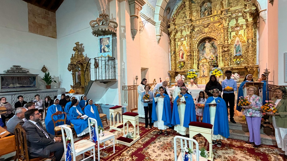 Bodas de plata de tres religiosas del convento de La Magdalena.