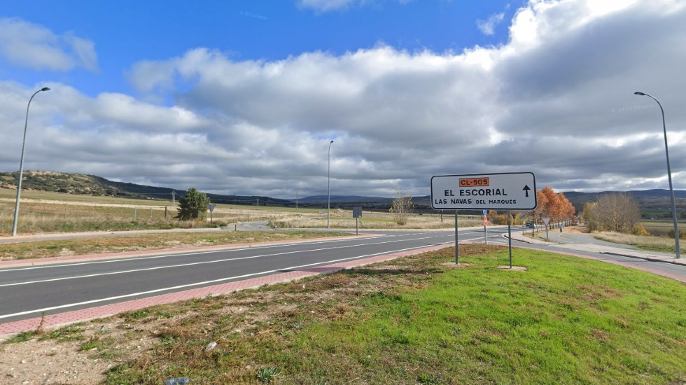 Carretera CL-505 a la salida de &Aacute;vila.