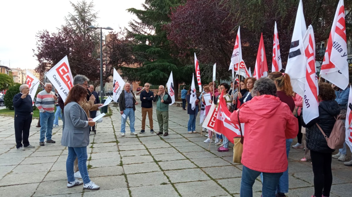 Concentraci&oacute;n de CCOO por el D&iacute;a del Trabajo Decente.