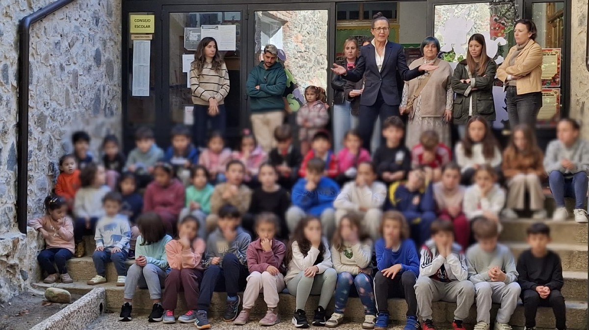 El Arenal estrena nuevas instalaciones de su biblioteca escolar.