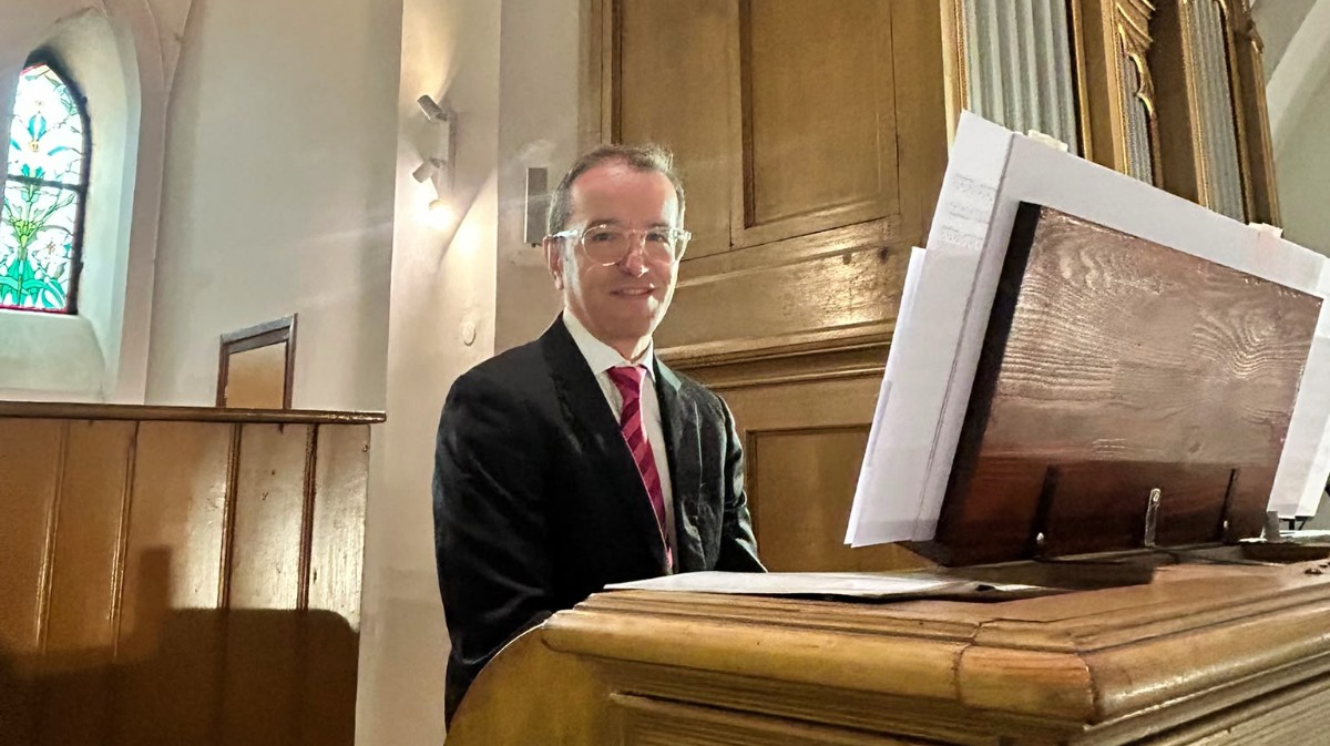 El organista de la catedral de Ávila llevará su música a México tras una gira europea