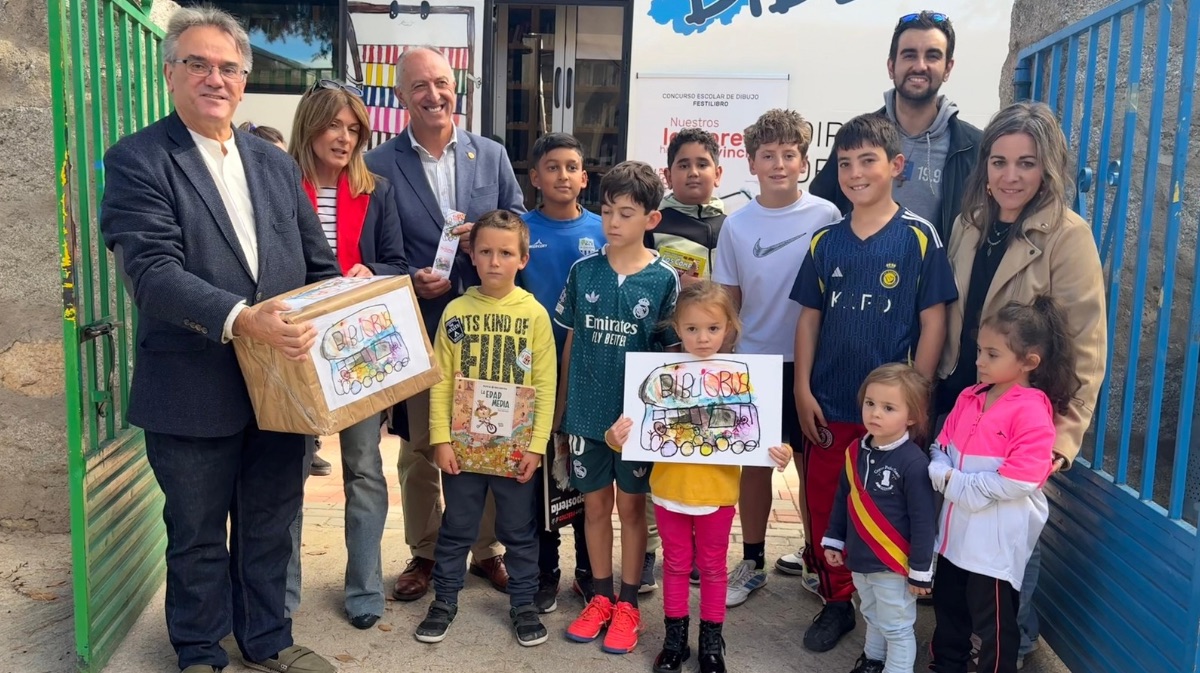 Alumnos del CRA Valle del Ambl&eacute;s, donde ha reca&iacute;do el premio categor&iacute;a 1
