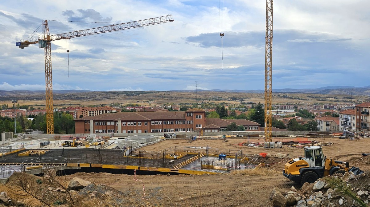 Obras de construcci&oacute;n de la nueva residencia de mayores.