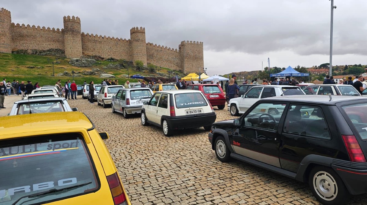 Concentraci&oacute;n Renault 5 GT Turbo &lsquo;Ciudad de &Aacute;vila&rsquo;.
