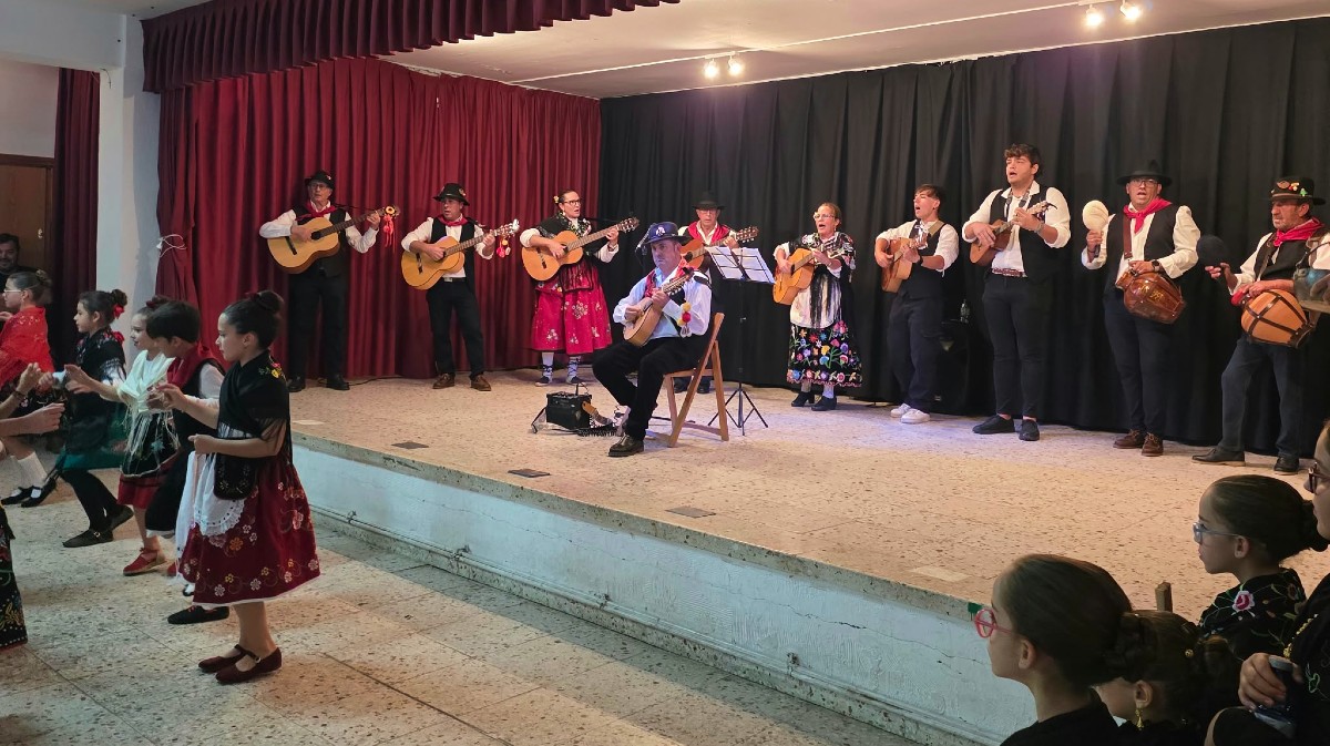 Fiesta de la Mancomunidad del Valle Ambl&eacute;s en Pedro Bernardo.