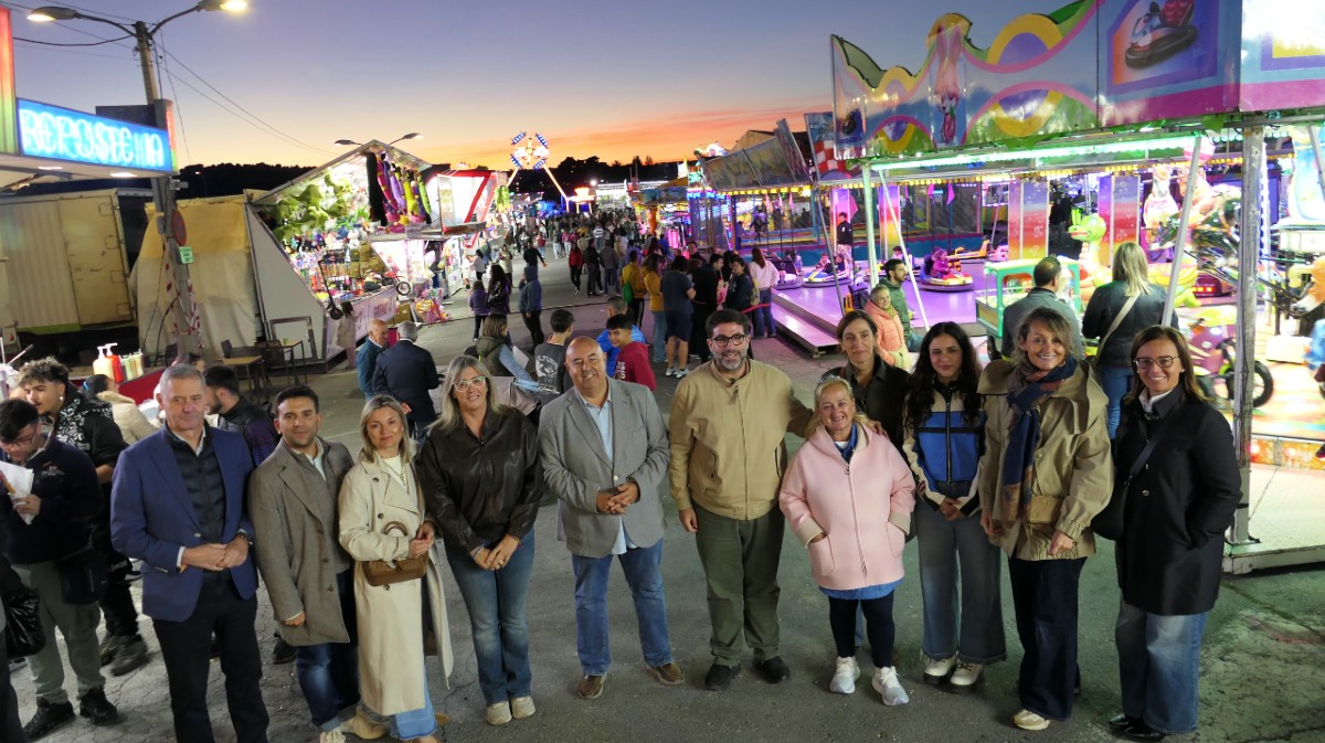 El alcalde y concejales en el recinto ferial.