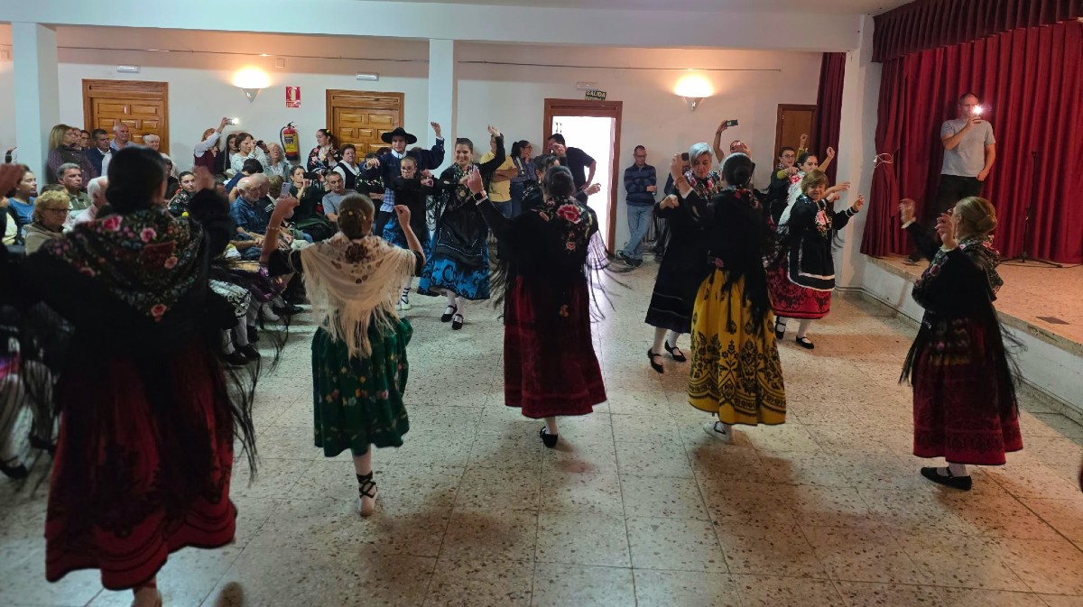 Fiesta de la Mancomunidad del Valle Ambl&eacute;s en Pedro Bernardo.