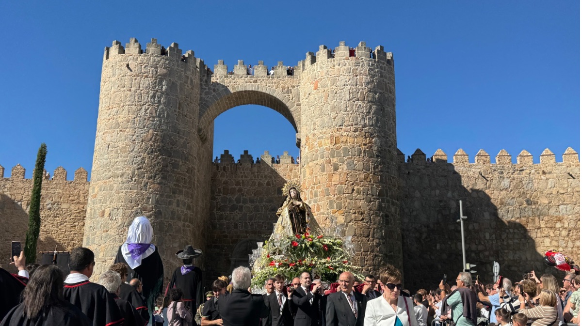 La Santa procesi&oacute;n a por &Aacute;vila