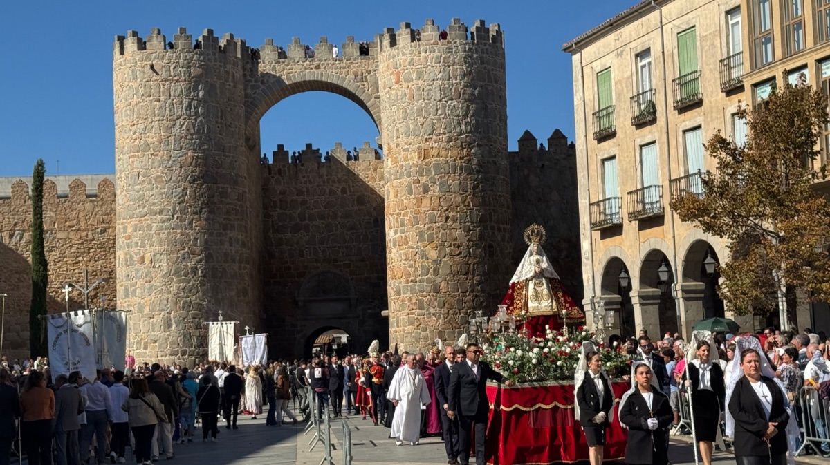 La Santa procesi&oacute;n a por &Aacute;vila