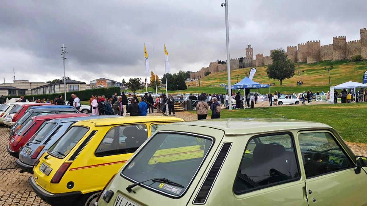 Concentraci&oacute;n Renault 5 GT Turbo &lsquo;Ciudad de &Aacute;vila&rsquo;.
