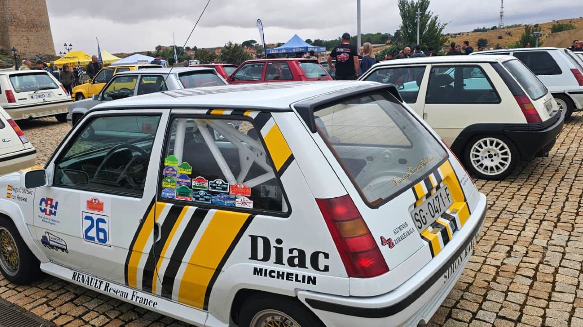Concentraci&oacute;n Renault 5 GT Turbo &lsquo;Ciudad de &Aacute;vila&rsquo;.