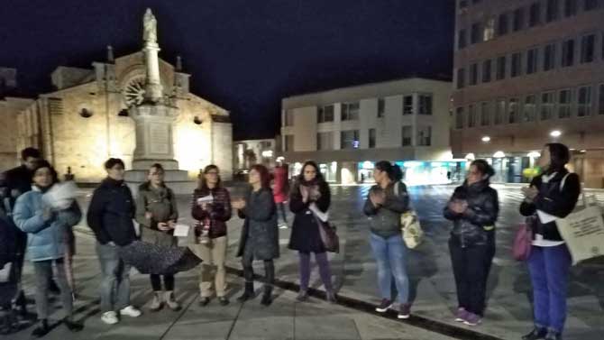 Concentración contra los violadores de Manresa.