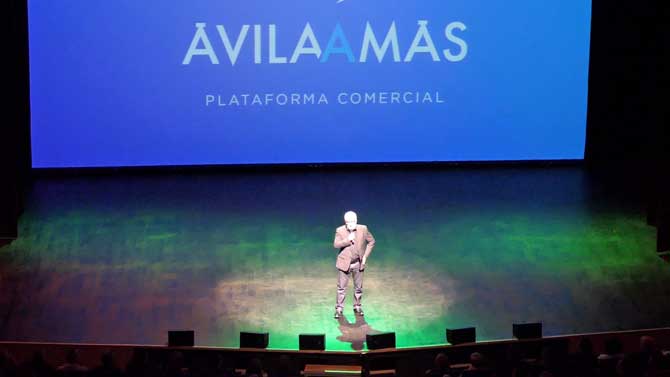 Leo Harlem presenta la plataforma Ávilaamás.