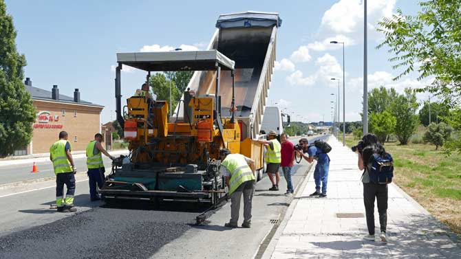 Imagen de archivo de asfaltado en Ávila.