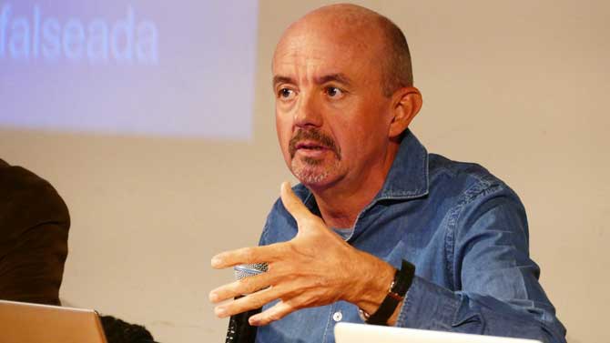 Hernández de Miguel en la presentación del libro sobre los campos de concentración.