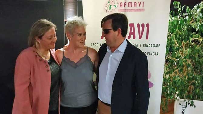 Montserrat Cortés, presidenta de Afávila, con García Resina y González Jara.