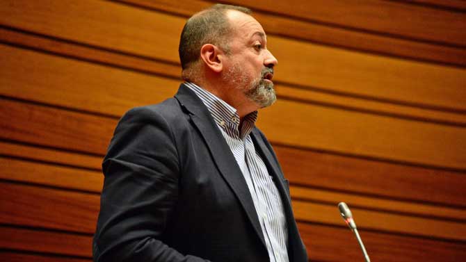 El procurador Miguel Hernández en las Cortes.