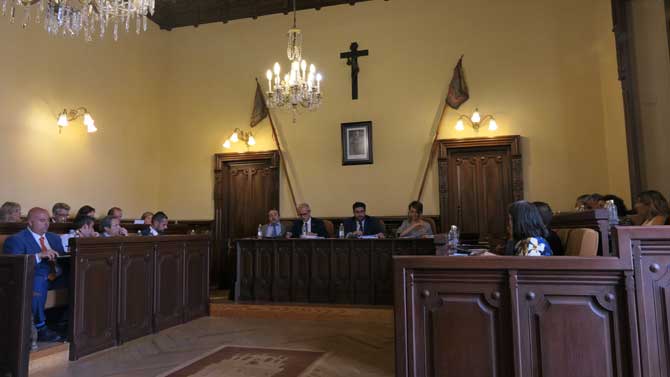 Imagen de archivo de un pleno municipal.