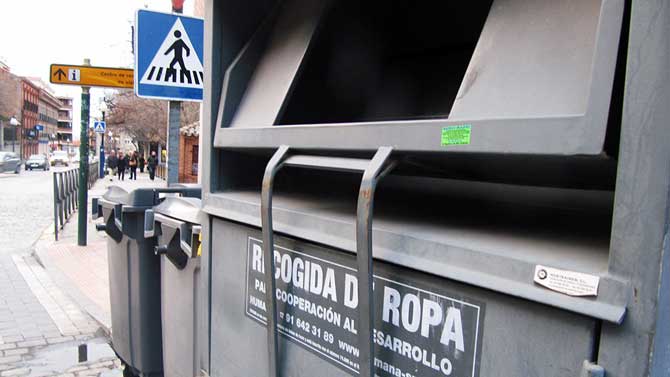 Contenedor de ropa en Ávila.