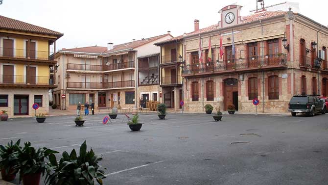 Ayuntamiento de Candeleda.