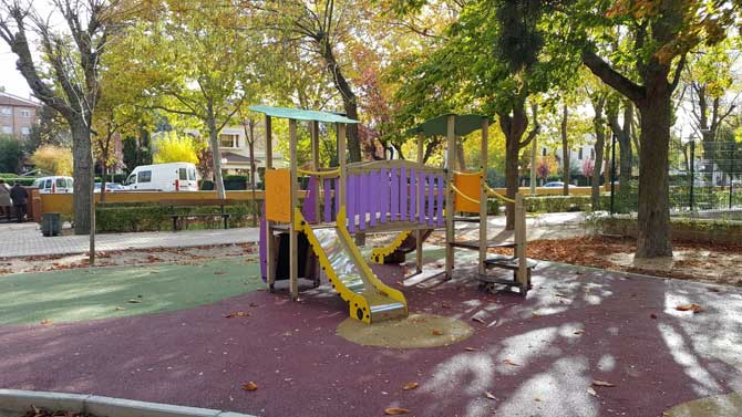 Nuevos juegos infantiles en Arévalo.