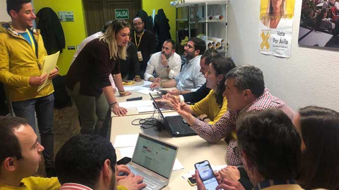 Noche electoral en la sede de Por Ávila.