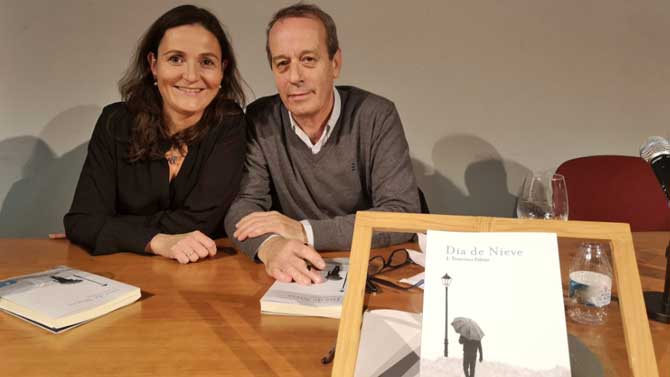 Francisco Fabián con la teniente de alcalde Sonsoles Prieto el día de la presentación del libro.