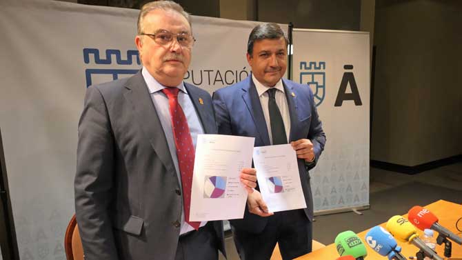 Pedro Cabrero y Carlos García presentan los Presupuestos de 2020.