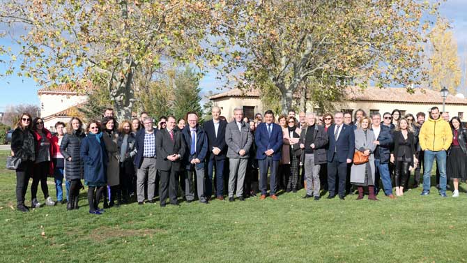 Directores de centros educativos de Ávila en el aniversario del CRIE.