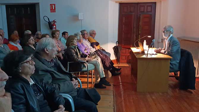 Conferencia de Serafín de Tapia en el Museo de Ávila.